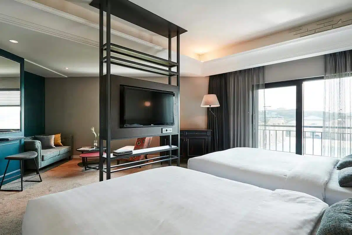 South Korea - Jeju - Suites Hotel 3